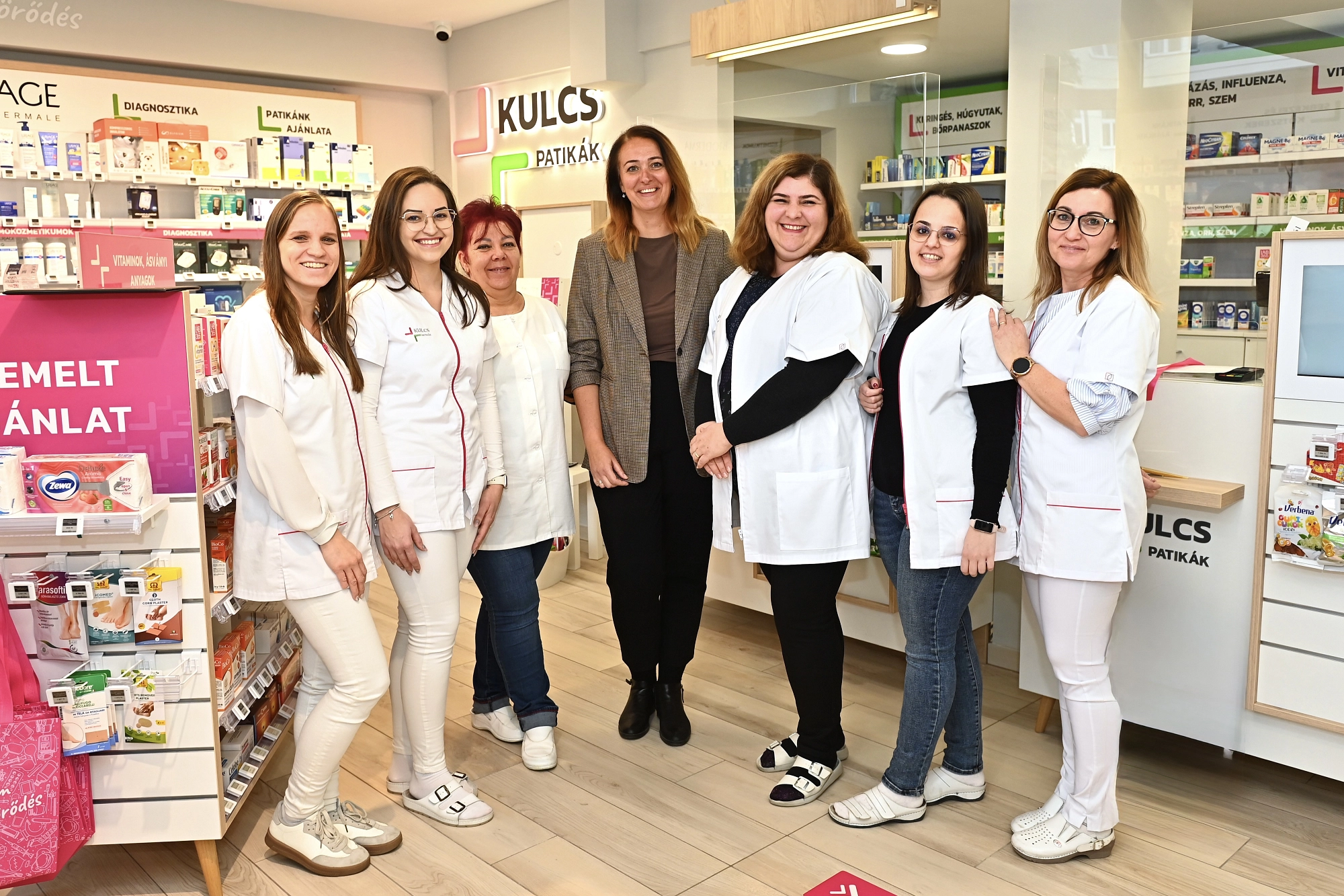 Újabb ünnepélyes megnyitó: Kulcs Quality Patikaként nyitott újra a biharkeresztesi Remedium gyógyszertár Újabb ünnepélyes megnyitó: Kulcs Quality Patikaként nyitott újra a biharkeresztesi Remedium gyógyszertár